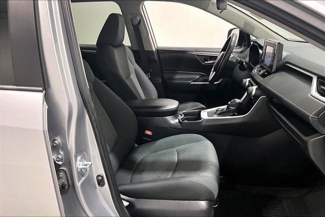 Used 2021 Toyota RAV4 XLE w/ XLE Grade Weather Package image 31