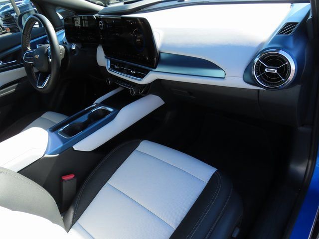 Used 2025 Chevrolet Equinox EV LT w/ Convenience Package II FWD image 37
