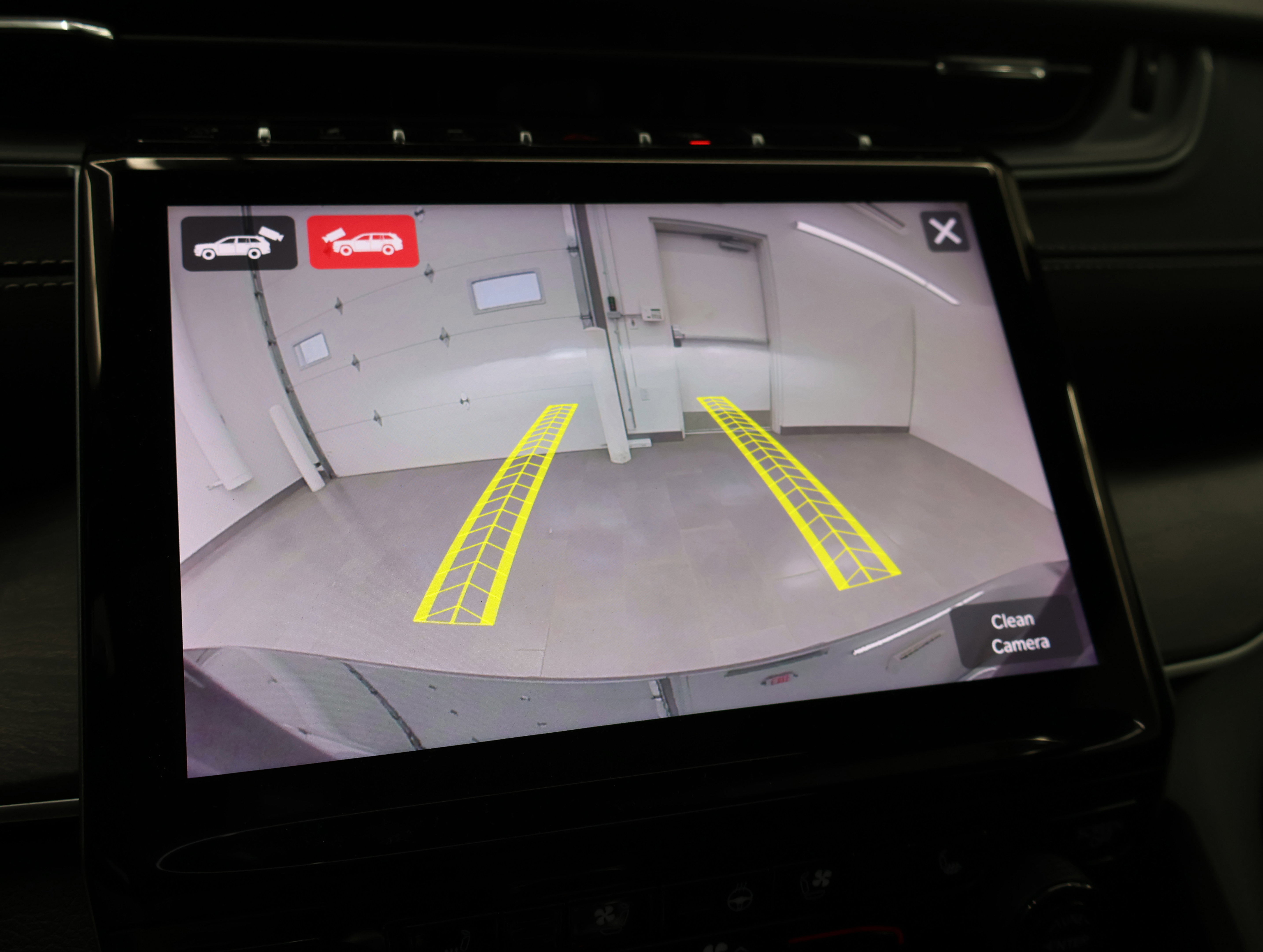 Used 2025 Jeep Grand Cherokee Limited w/ Luxury Tech Group II image 21