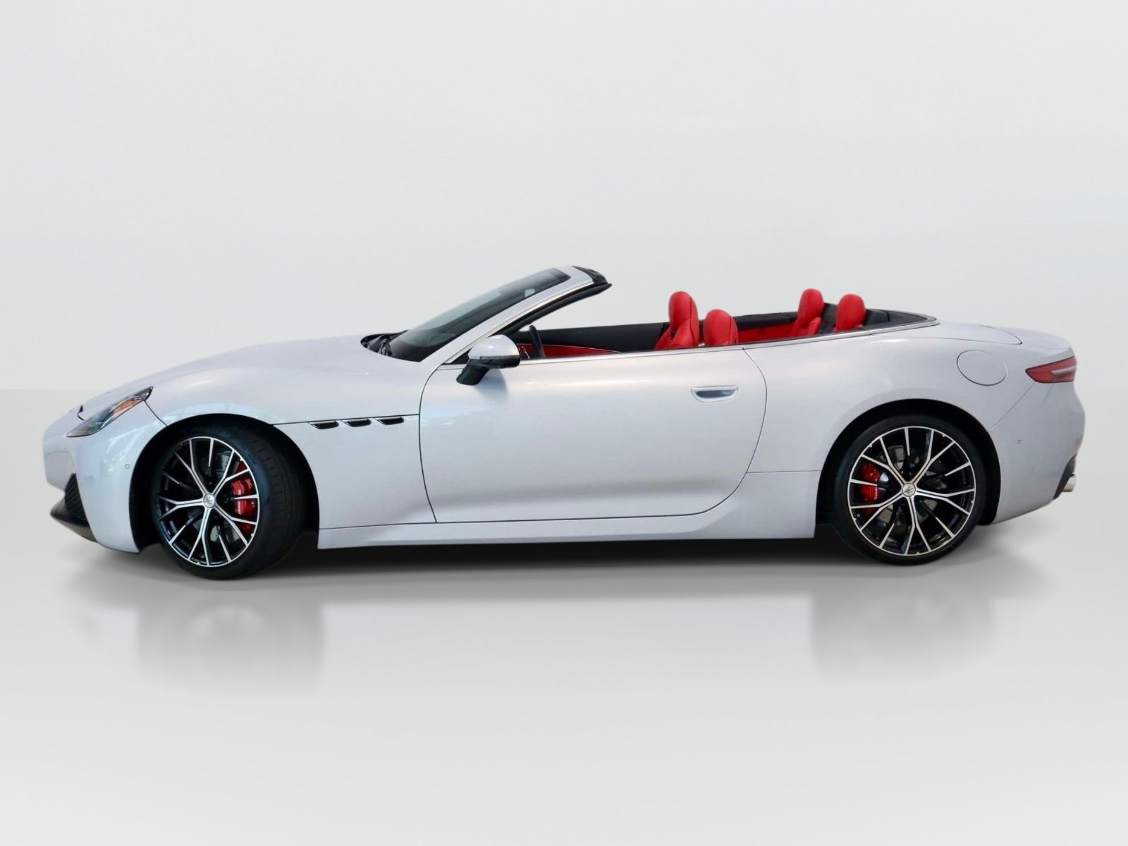 New 2026 Maserati GranCabrio Modena AWD/4WD image 2