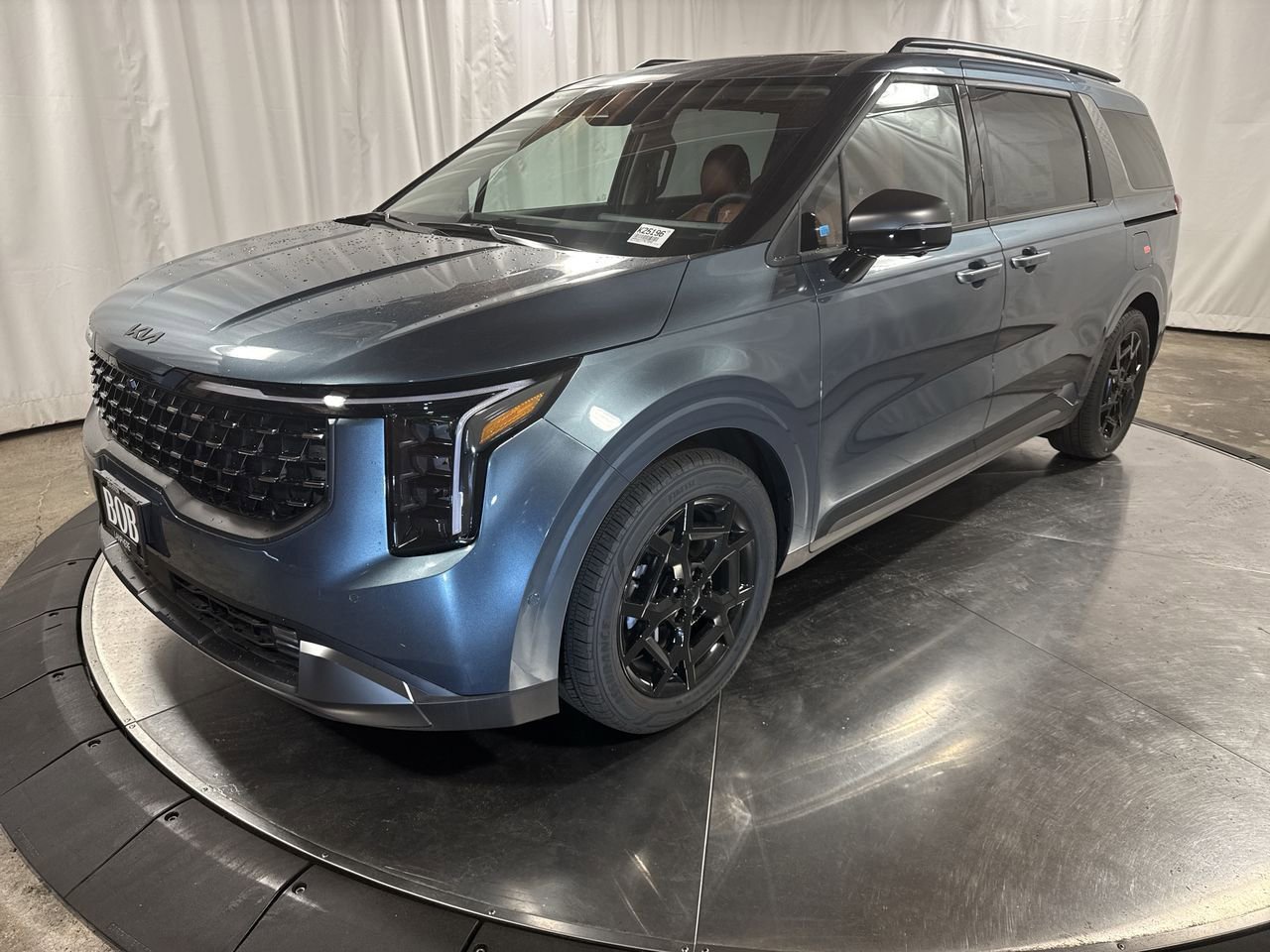 New 2026 Kia Carnival SX w/ SX Dark Edition Package