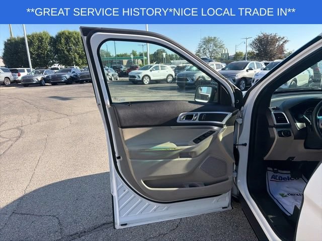 Used 2015 Ford Explorer XLT w/ Equipment Group 202B AWD/4WD image 26