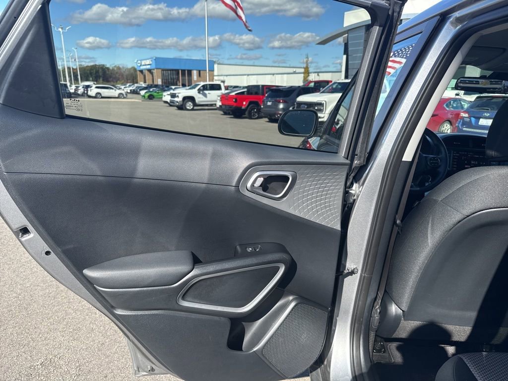Used 2024 Kia Soul LX w/ Option Group 015 image 24