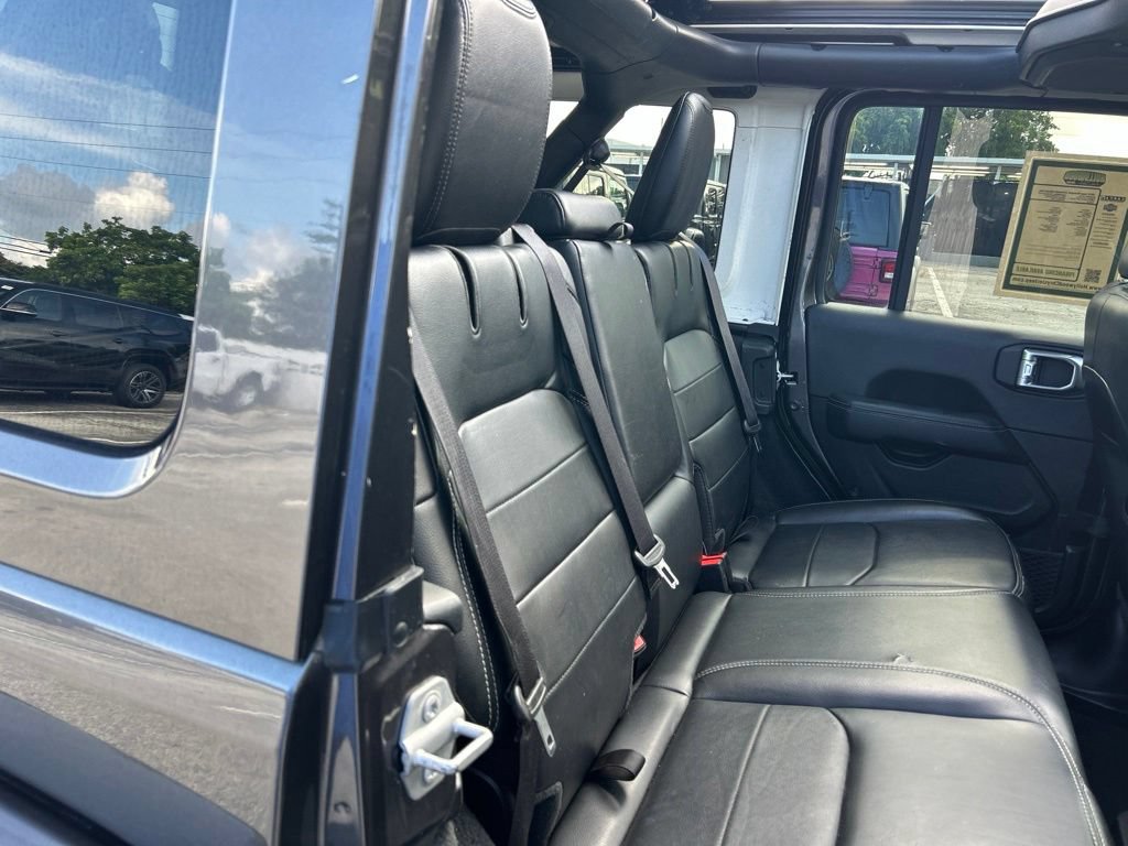 Used 2022 Jeep Wrangler Unlimited Sahara w/ Safety Group AWD/4WD image 29