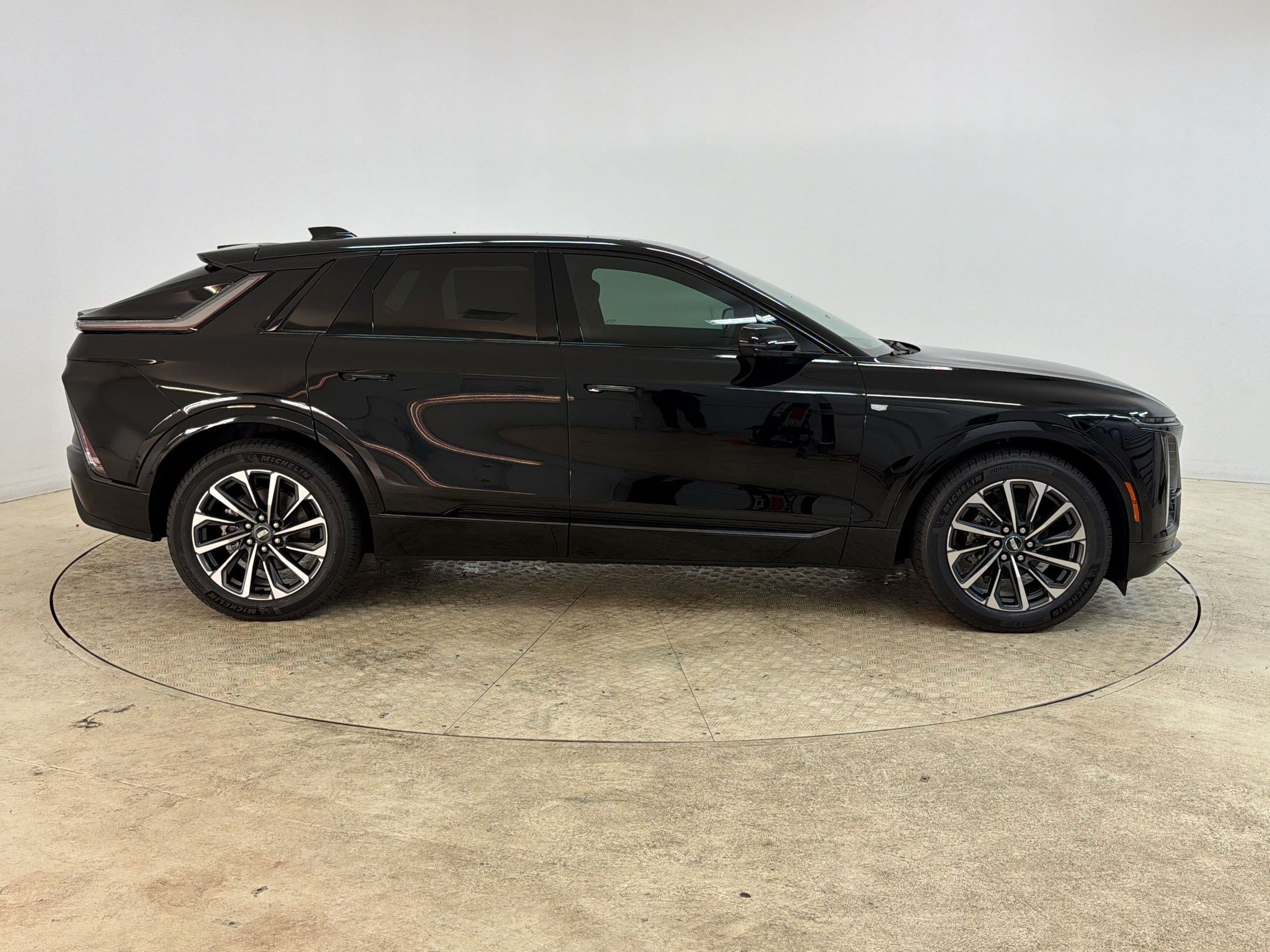 New 2026 Cadillac Lyriq Sport AWD/4WD image 8