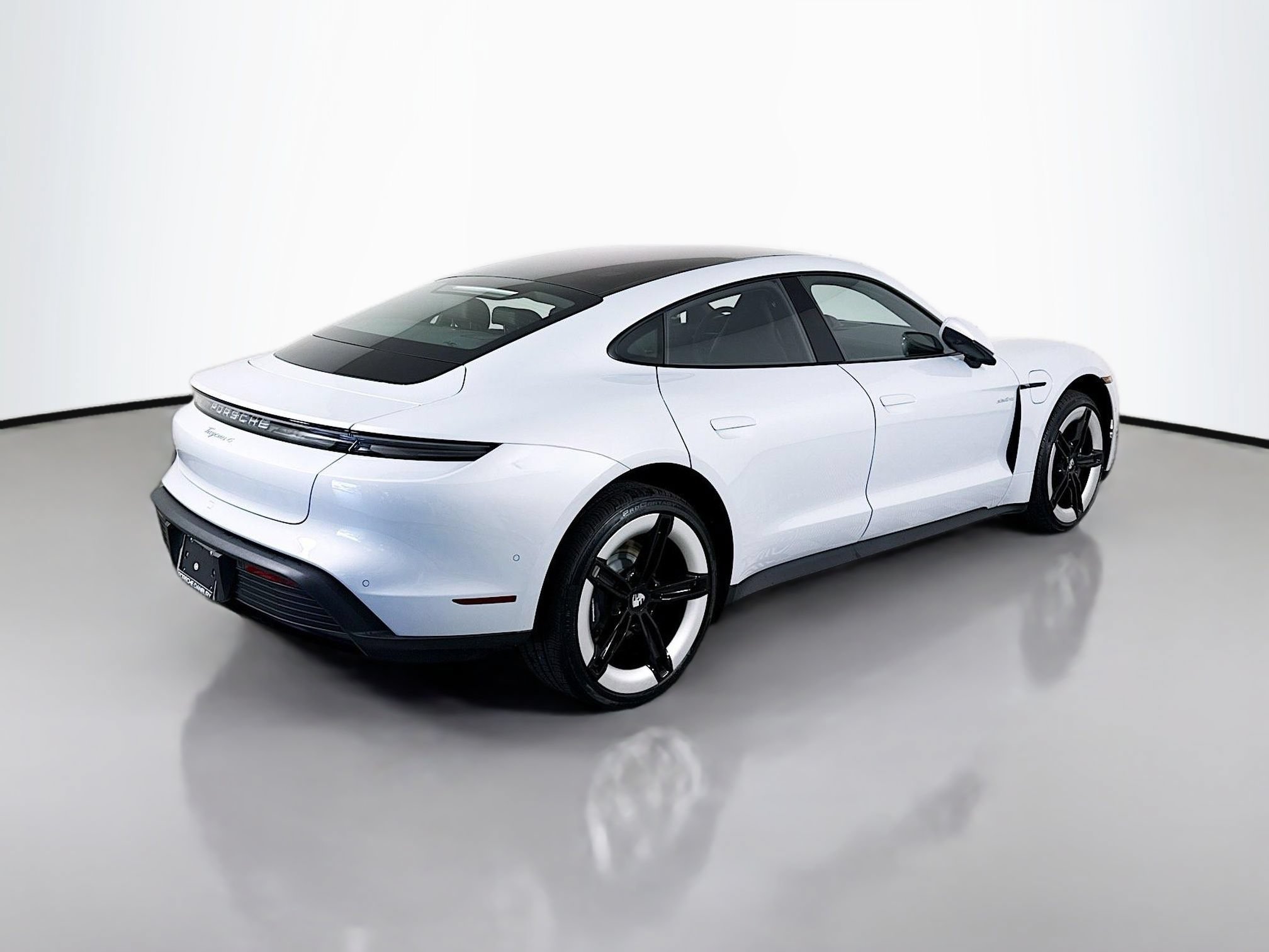 Certified 2026 Porsche Taycan AWD/4WD image 9
