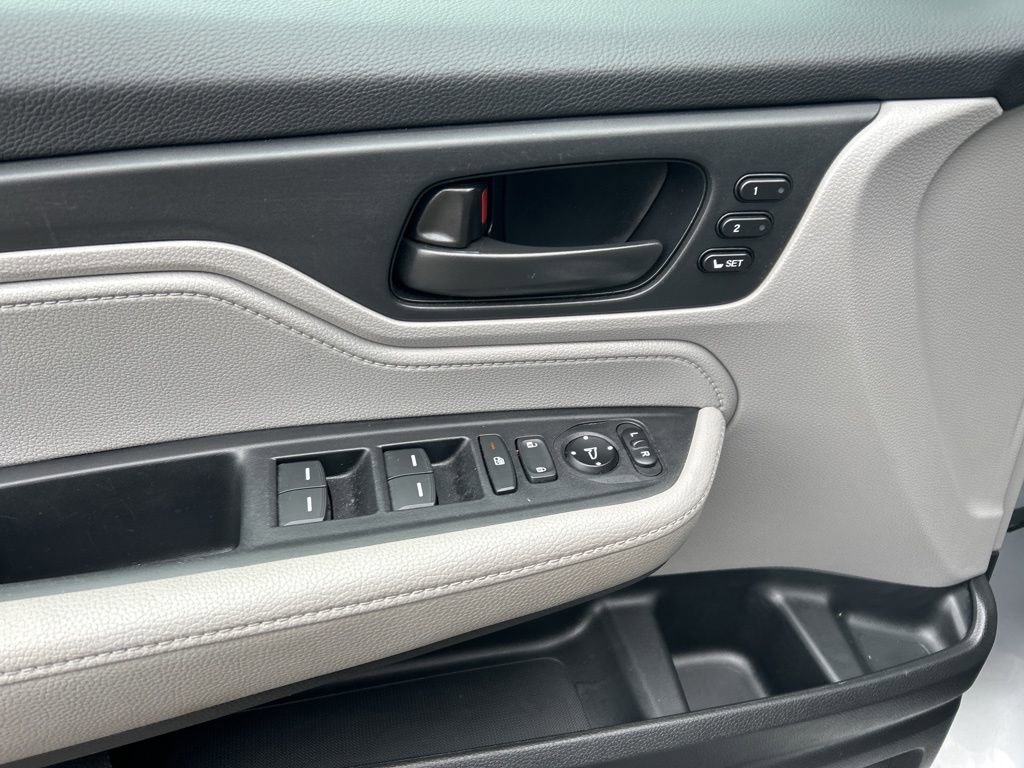 Used 2024 Honda Odyssey EX-L image 11