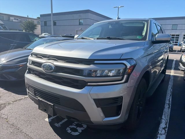 Used 2024 Ford Expedition XLT AWD/4WD image 5