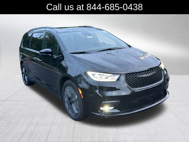 New 2026 Chrysler Pacifica Limited image 3