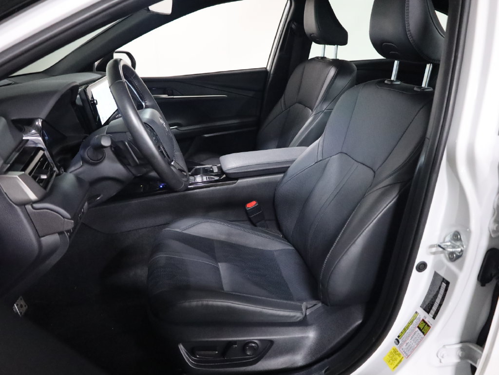 Used 2025 Toyota Camry XSE FWD image 29