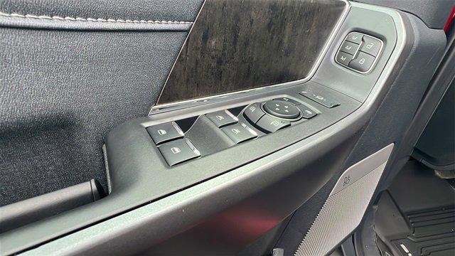 New 2025 Ford F250 Lariat w/ Lariat Ultimate Package image 24