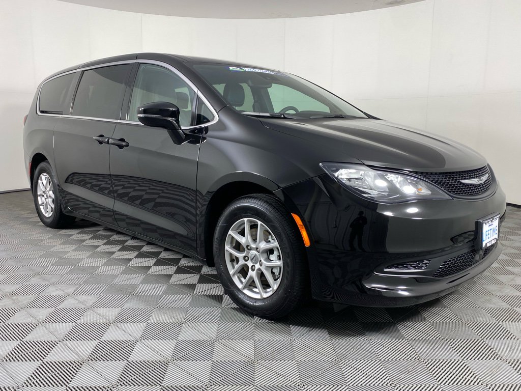 New 2025 Chrysler Voyager LX