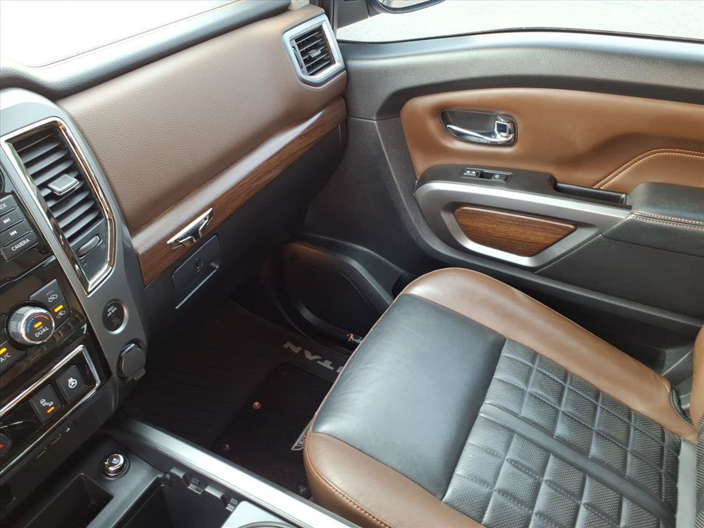 Used 2019 Nissan Titan Platinum Reserve AWD/4WD image 36