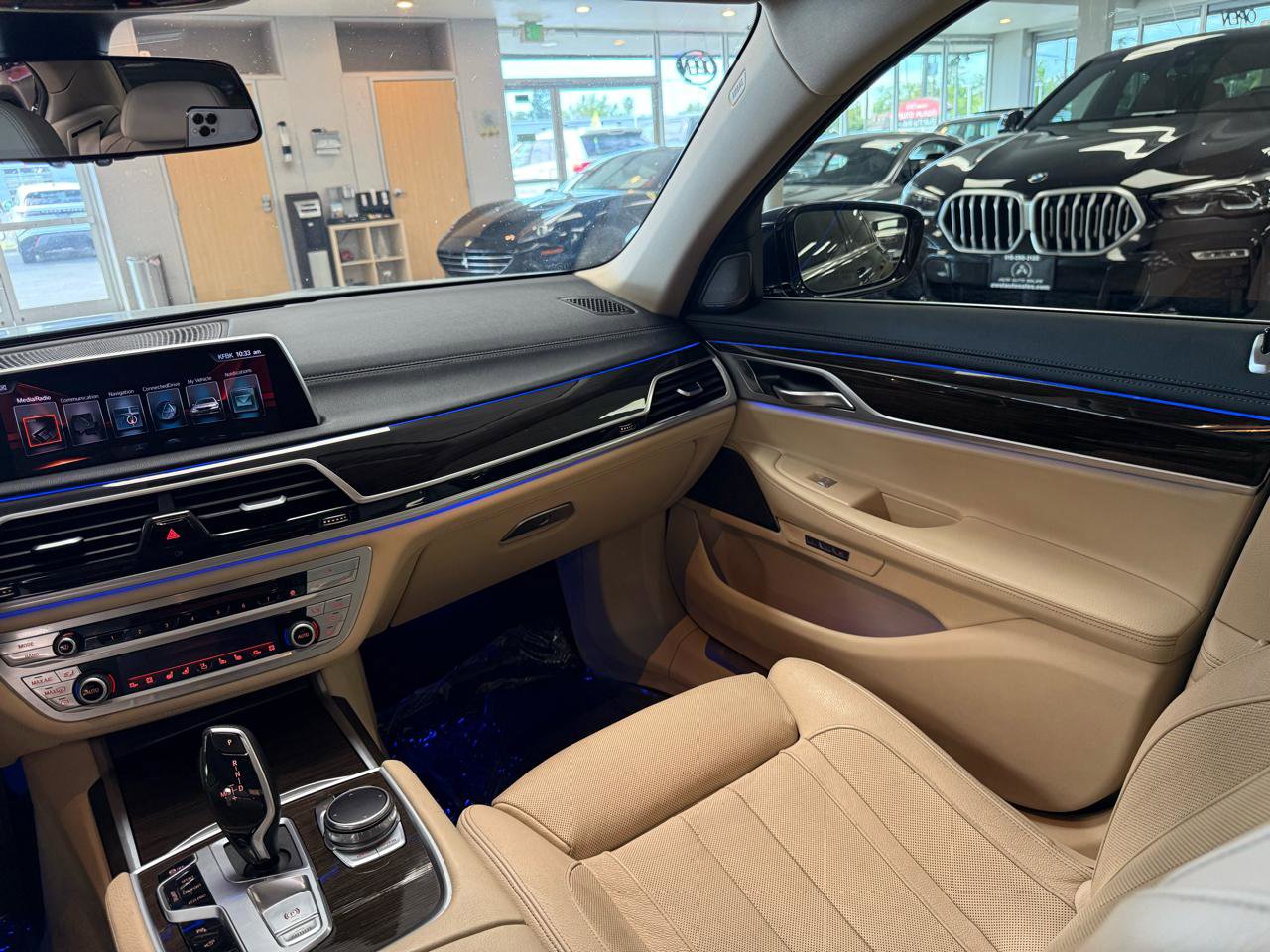 Used 2016 BMW 740i image 11