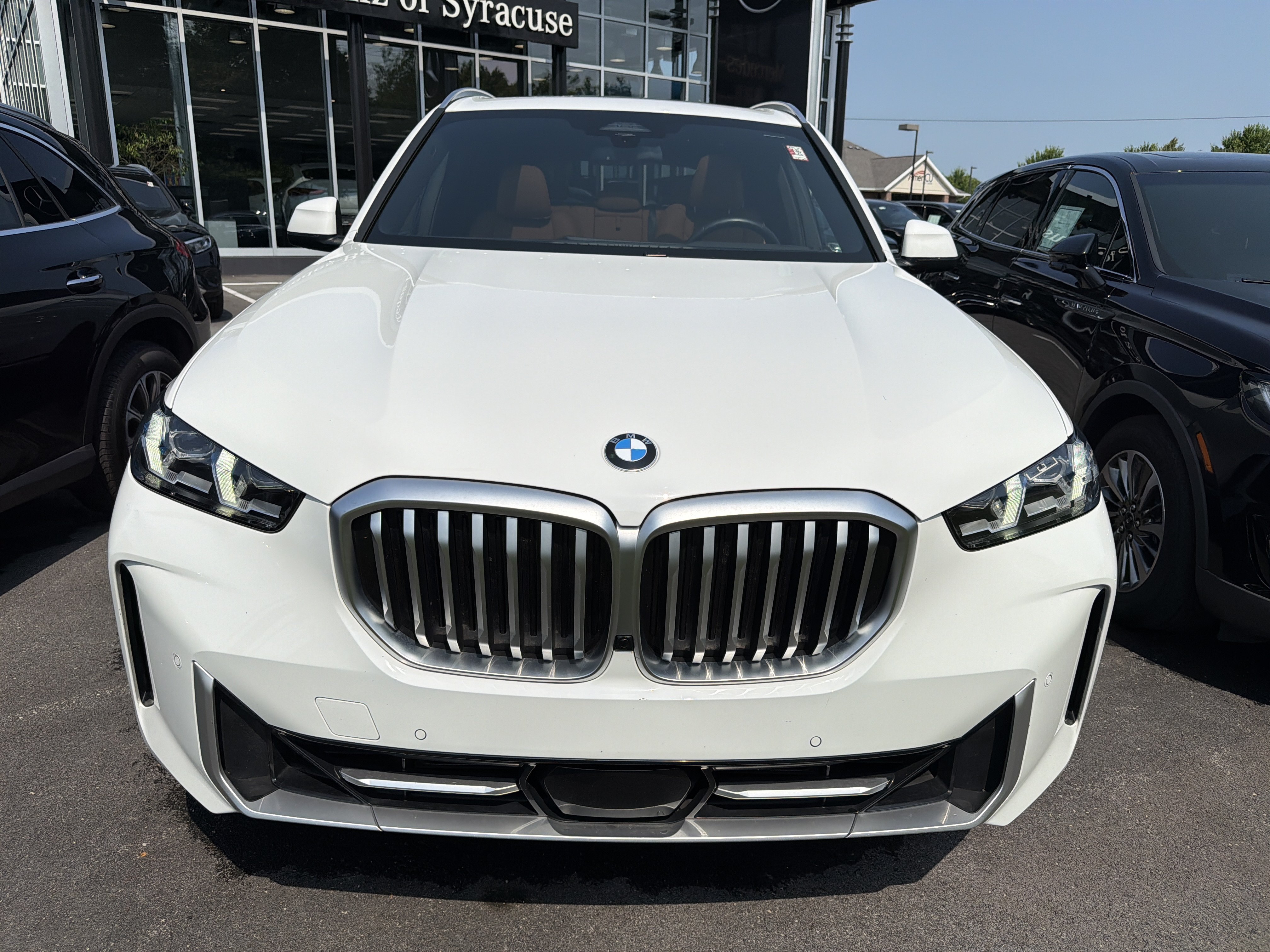Used 2024 BMW X5 sDrive40i w/ Premium Package RWD image 3