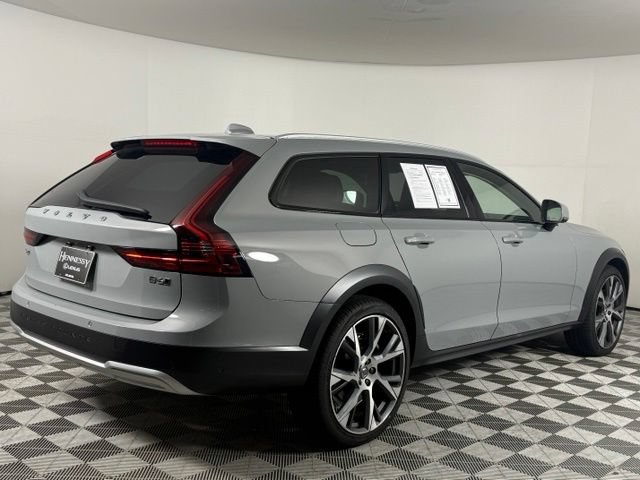 Used 2025 Volvo V90 B6 Cross Country Ultra w/ Climate Package AWD/4WD image 8