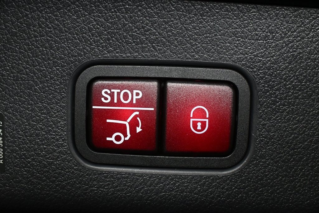 Used 2024 Mercedes-Benz GLC 43 AMG 4MATIC image 30