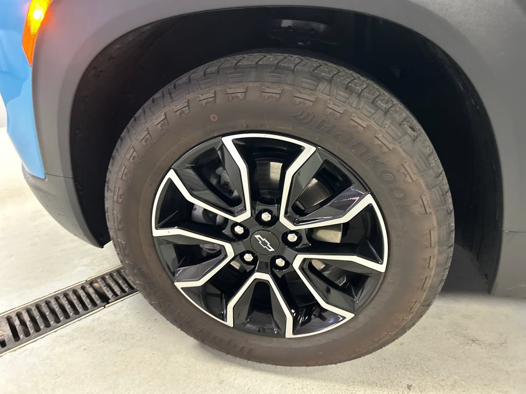 Used 2025 Chevrolet TrailBlazer ACTIV w/ Driver Confidence Package FWD image 9