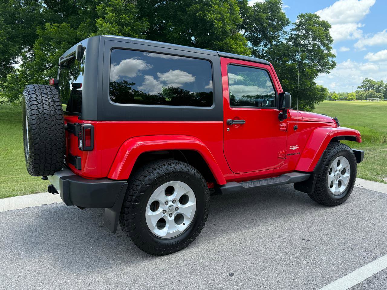 Used 2015 Jeep Wrangler Sahara w/ Trailer Tow Group AWD/4WD image 11
