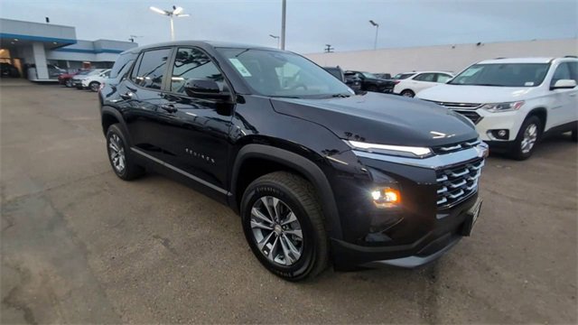 Used 2026 Chevrolet Equinox LT image 2