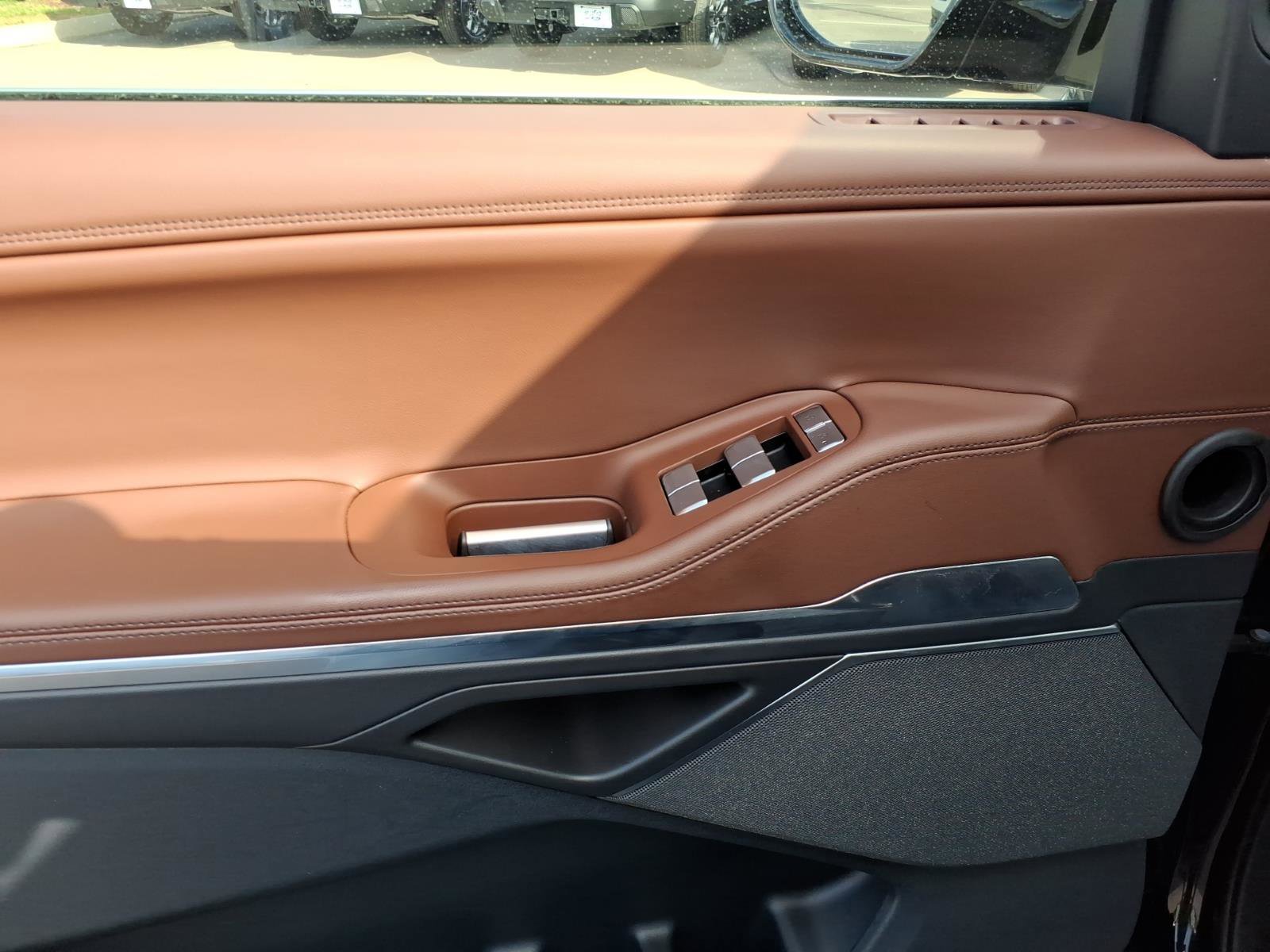 Used 2025 Lincoln Navigator L Reserve image 11