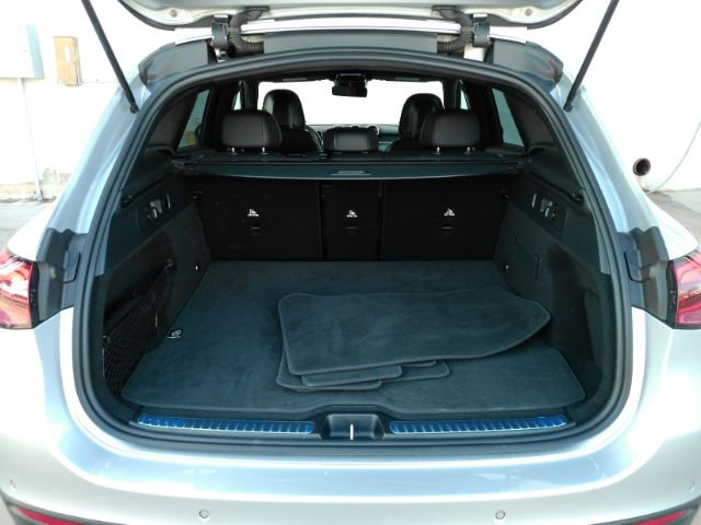 Used 2025 Mercedes-Benz GLC 300 image 27