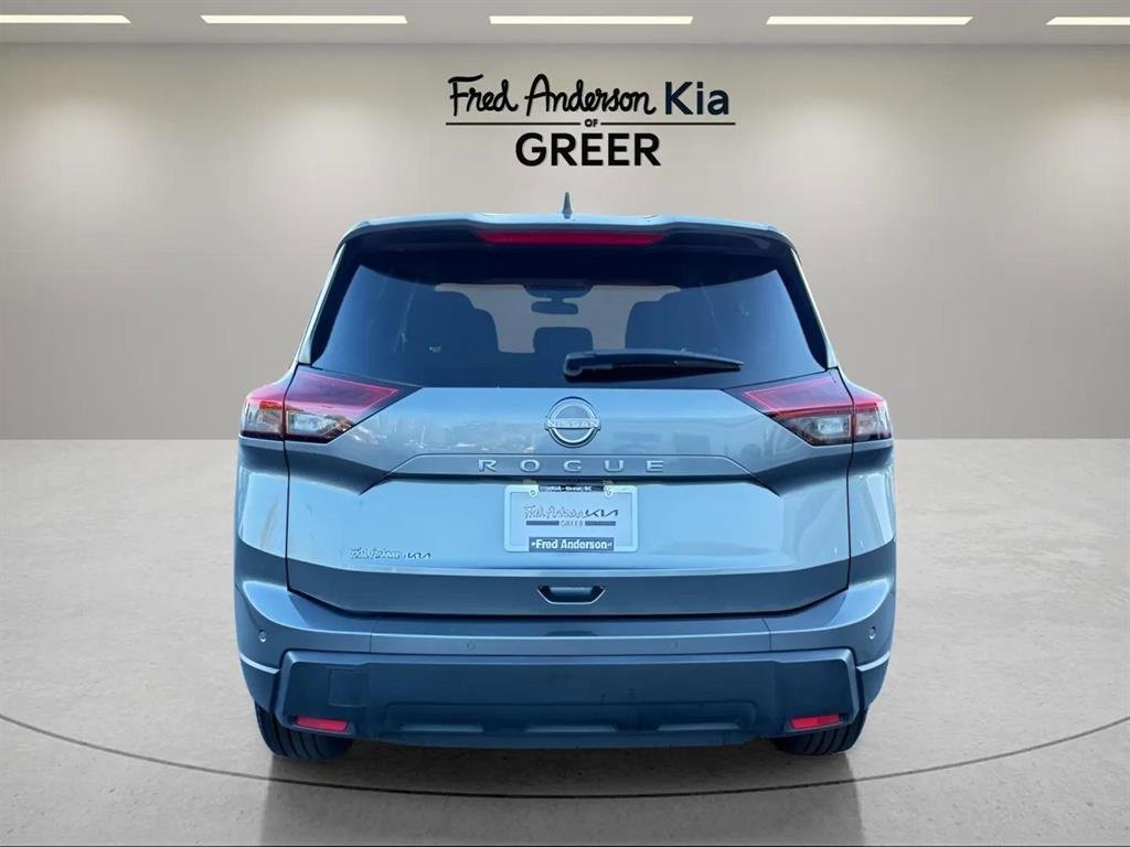 Used 2024 Nissan Rogue S image 4