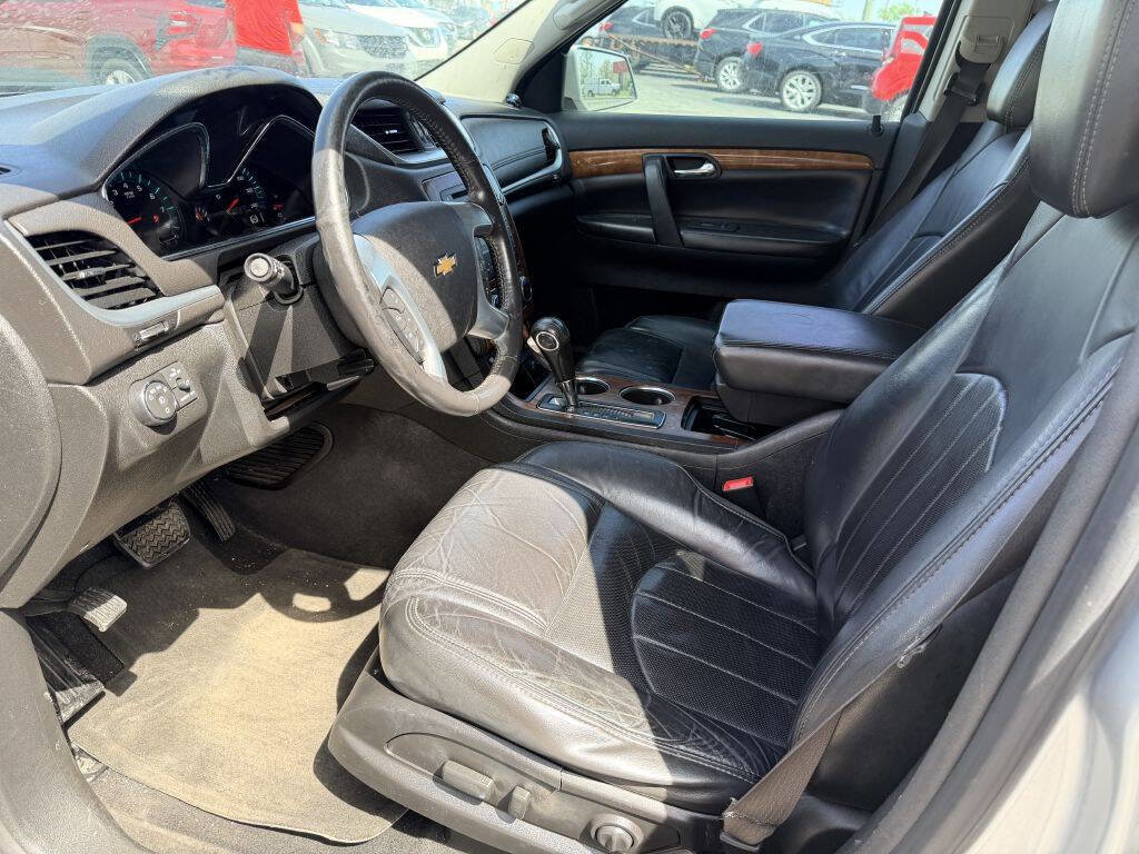 Used 2014 Chevrolet Traverse LTZ FWD image 13