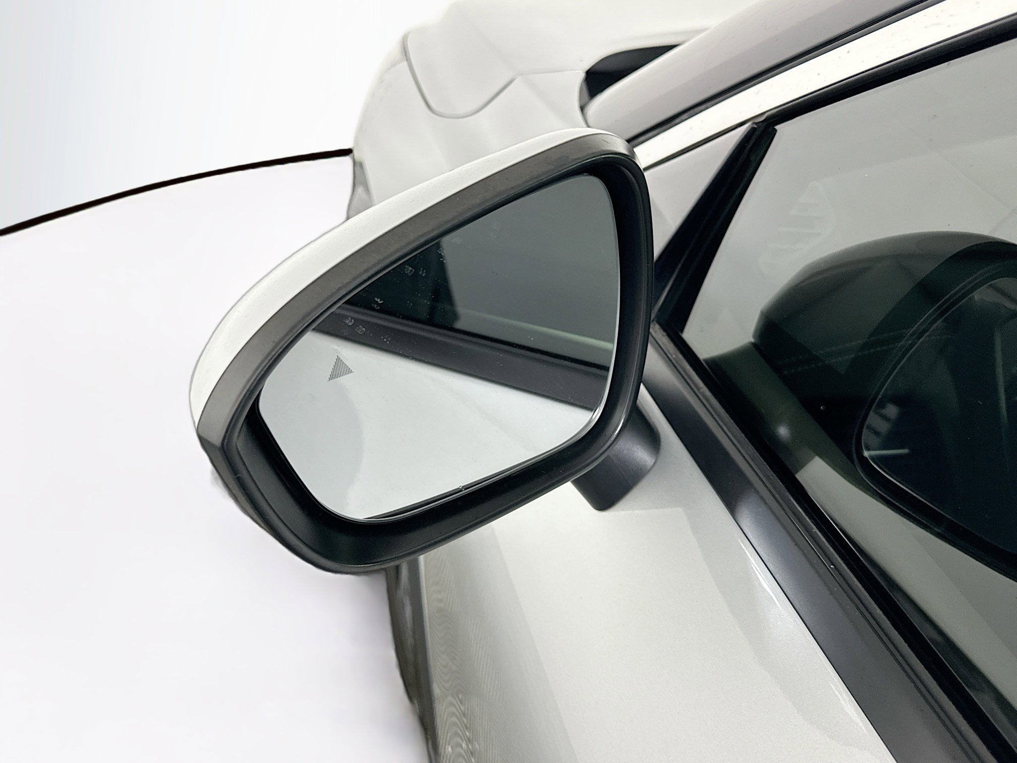 Used 2021 Nissan Rogue SV image 16