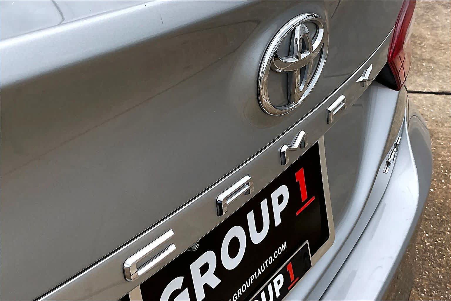 Used 2018 Toyota Camry XLE FWD image 31