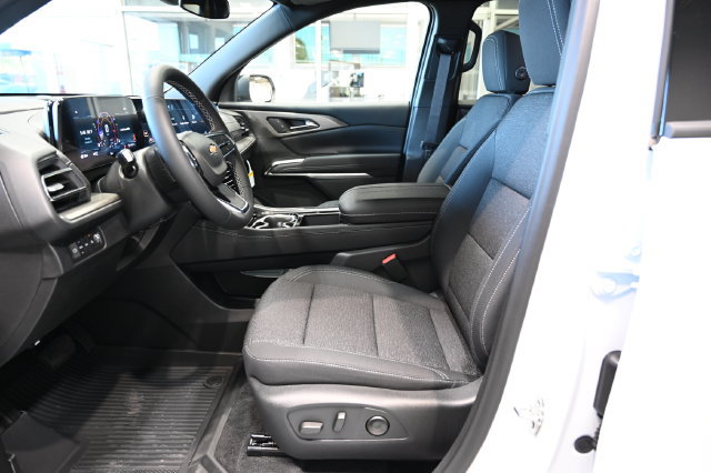 New 2027 Chevrolet Traverse LT w/ LPO, Floor Liner Package AWD/4WD image 9
