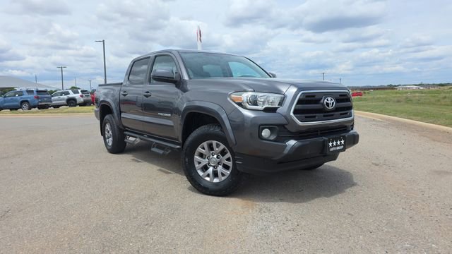 Used 2017 Toyota Tacoma SR5 w/ Tow Package RWD image 9