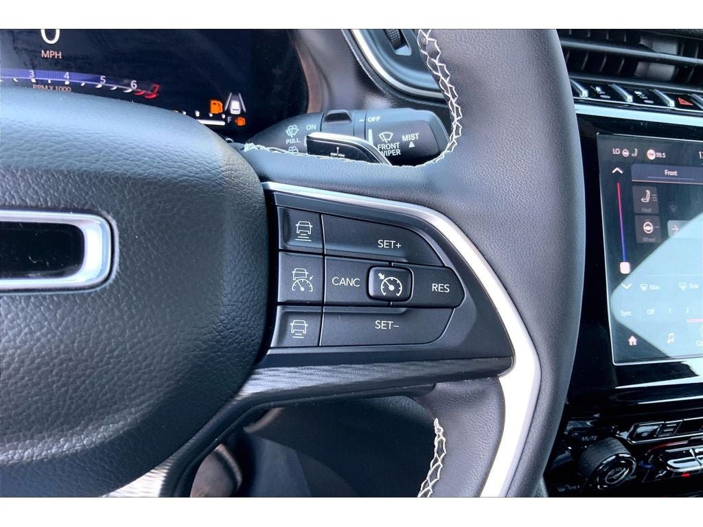 Used 2023 Jeep Grand Cherokee L Laredo AWD/4WD image 21
