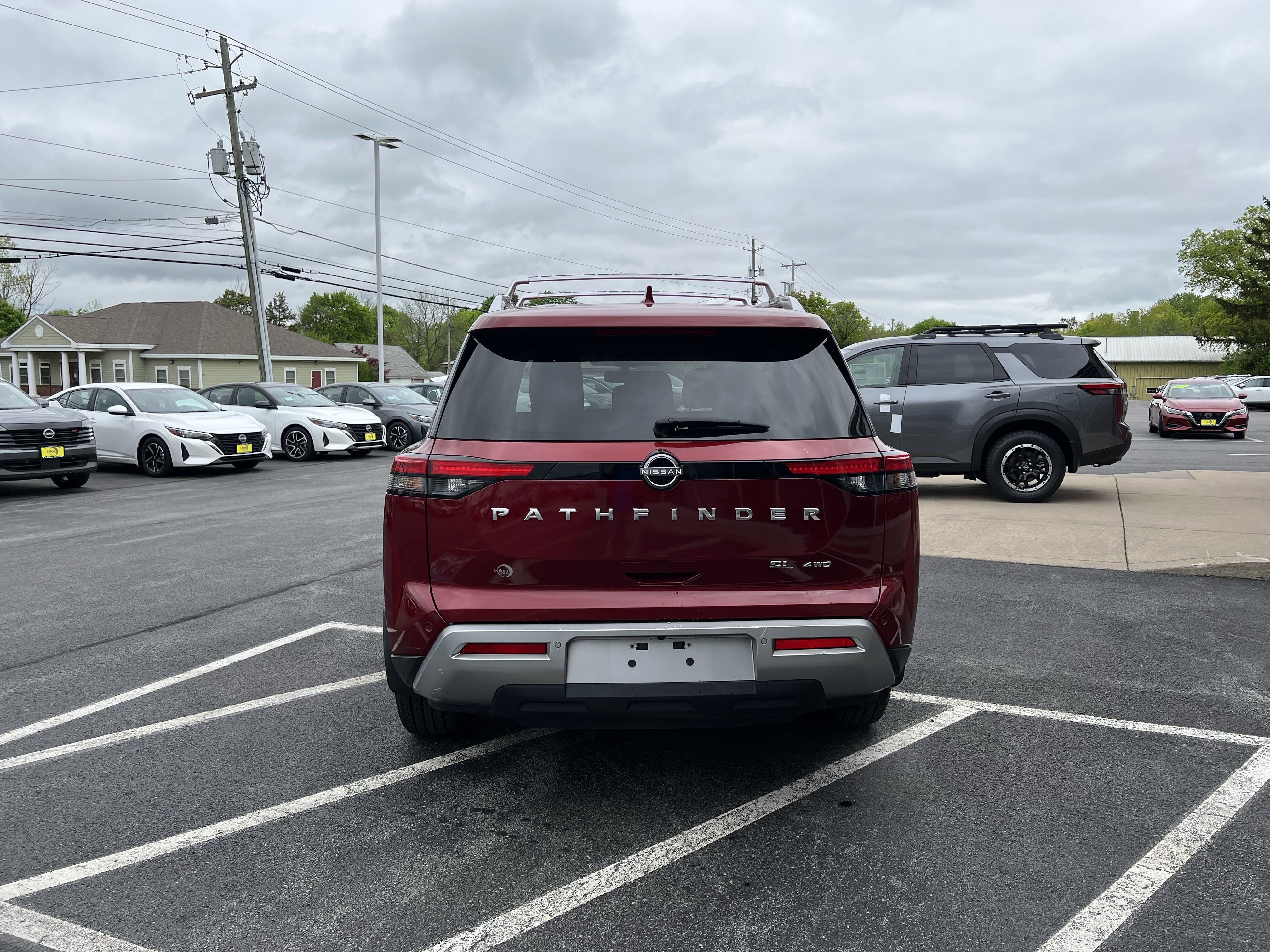 Used 2022 Nissan Pathfinder SL image 10