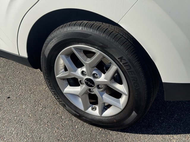 Certified 2025 Kia Soul LX image 7