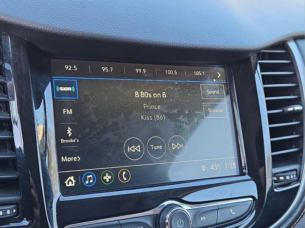 Used 2018 Chevrolet Trax LT w/ LT Convenience Package image 18