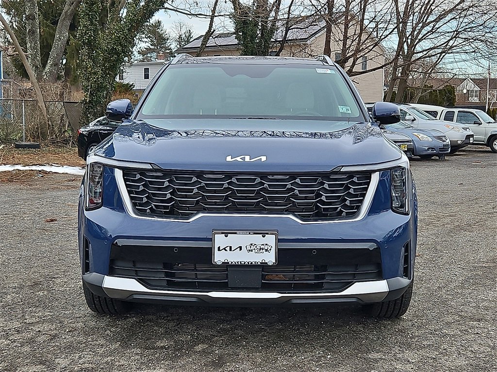 Certified 2025 Kia Sorento S w/ Panoramic Sunroof Package image 2