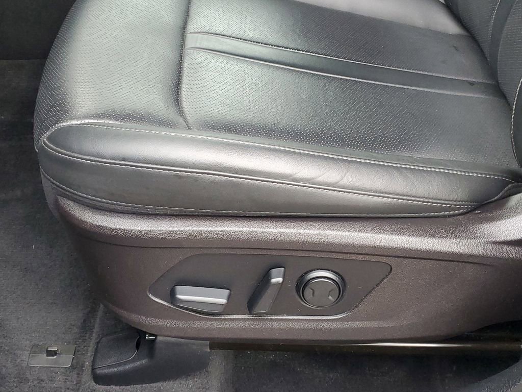 Used 2021 Kia Sorento S image 11