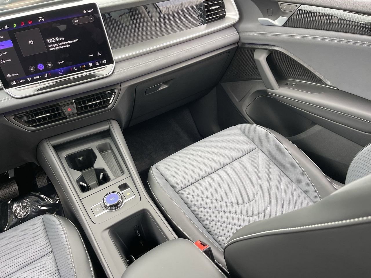 New 2026 Volkswagen Tiguan SE image 12