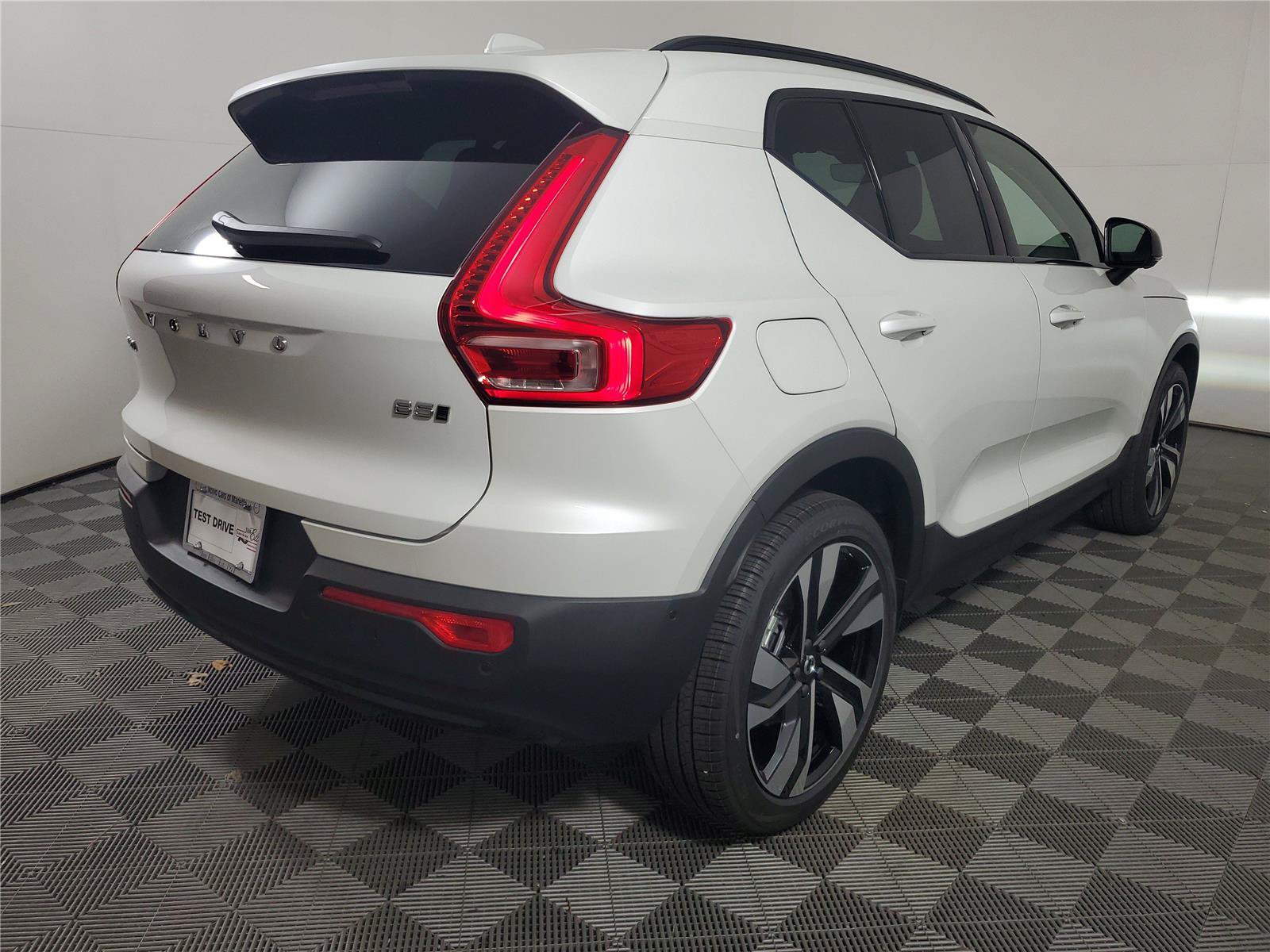 New 2026 Volvo XC40 B5 Plus w/ Climate Package AWD/4WD image 6