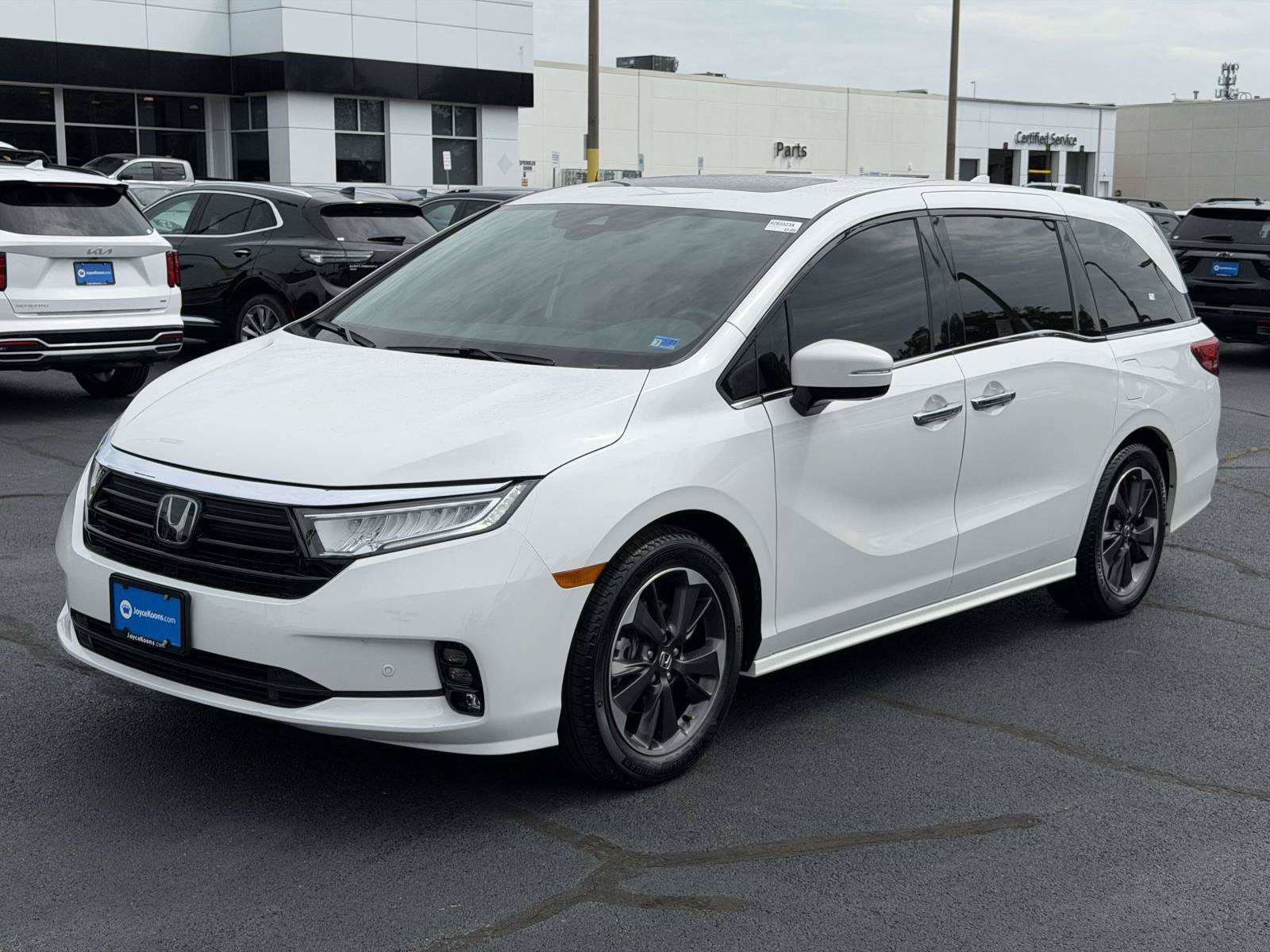 Certified 2024 Honda Odyssey Elite image 4
