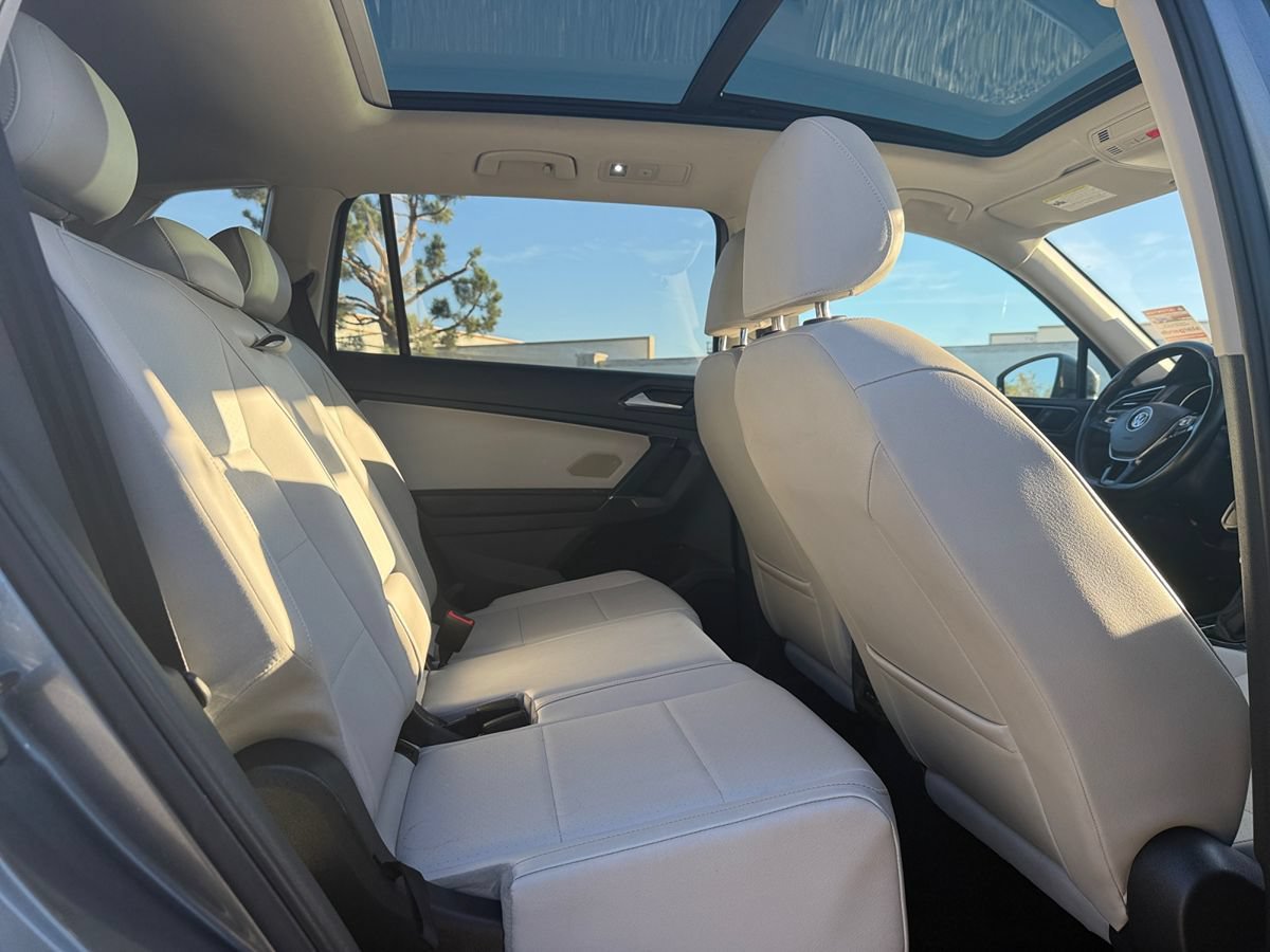Used 2018 Volkswagen Tiguan SEL FWD image 17