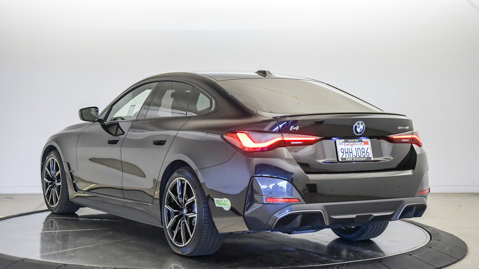 Certified 2023 BMW i4 eDrive40 w/ M Sport Package RWD image 2