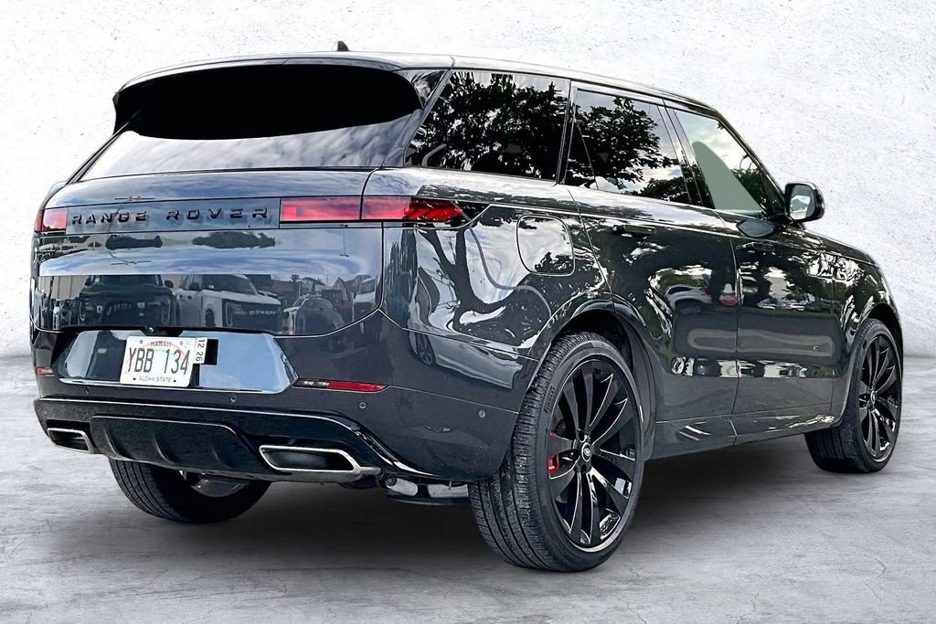 Used 2025 Land Rover Range Rover Sport Dynamic SE AWD/4WD image 2
