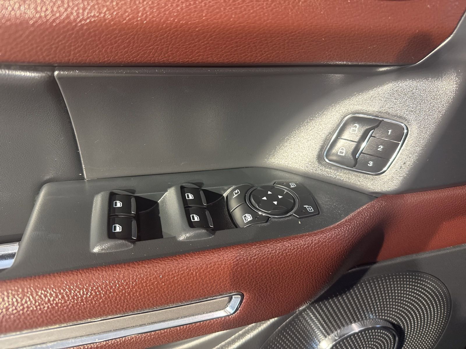 Used 2024 Ford Expedition Max Limited image 23