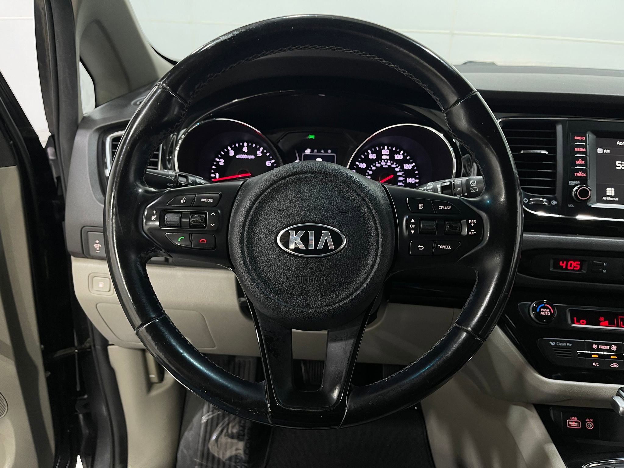 Used 2017 Kia Sedona EX image 21