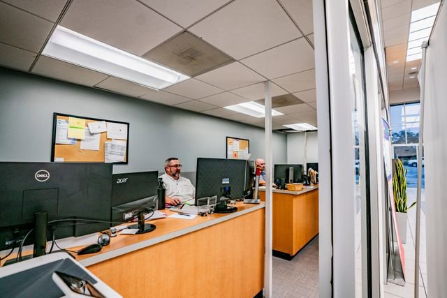 Used 2018 Toyota Tundra SR5 w/ SR5 Upgrade Package AWD/4WD image 16