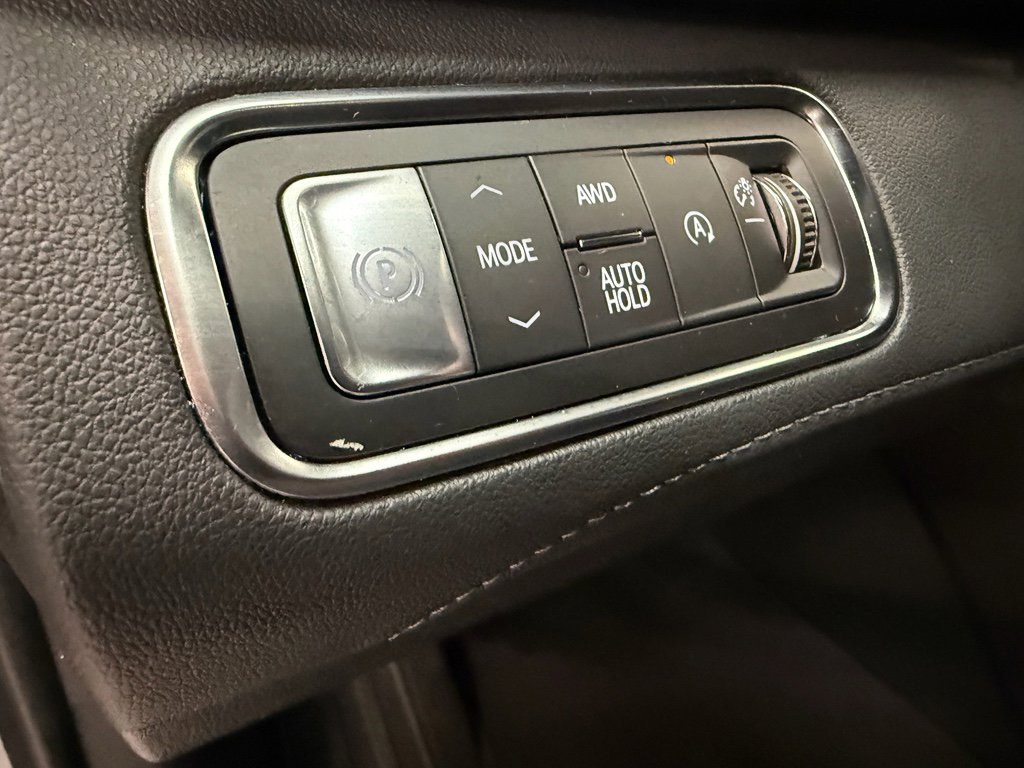 Certified 2025 Buick Enclave Sport Touring AWD/4WD image 34