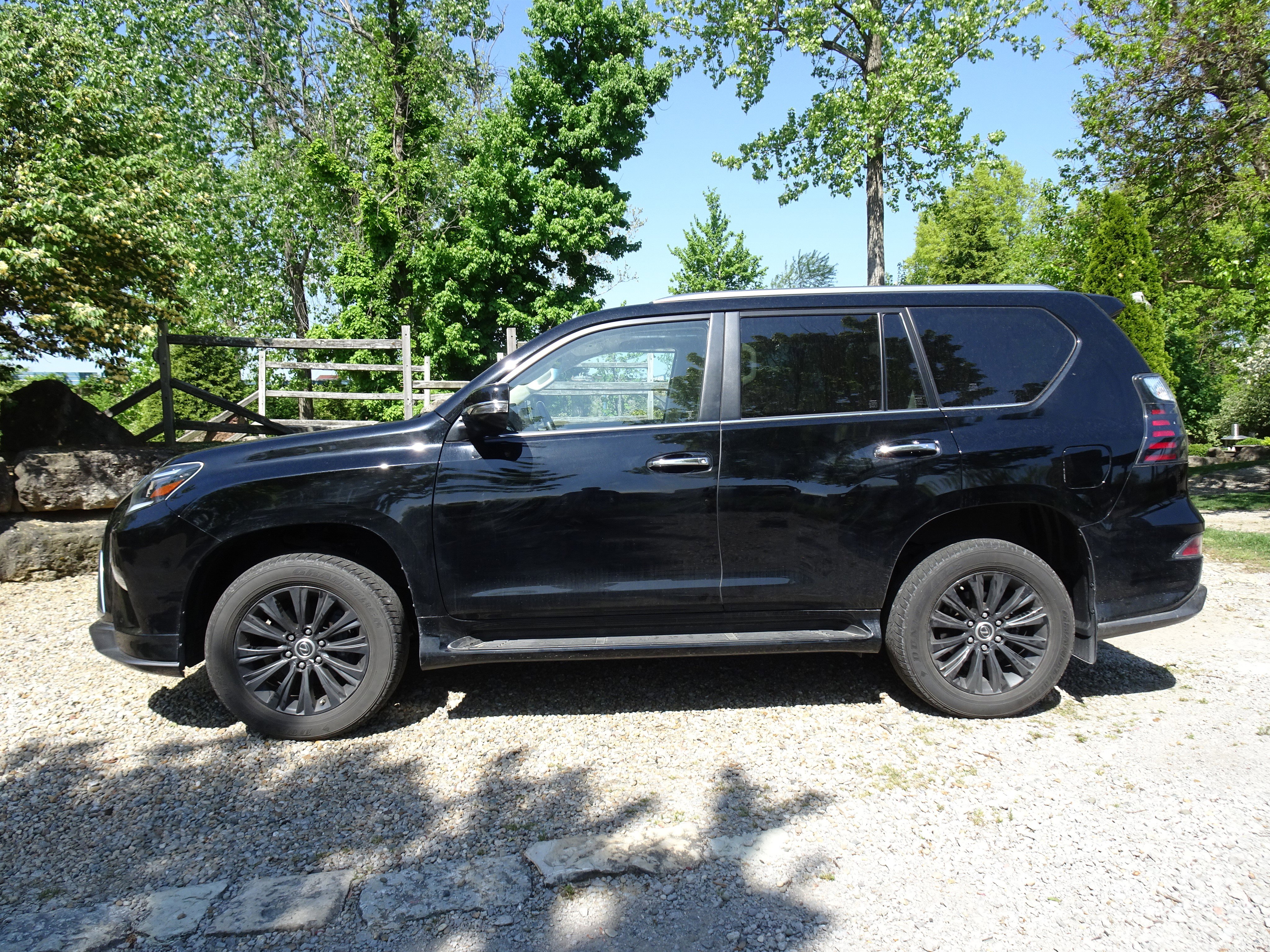 Used 2023 Lexus GX 460 Premium AWD/4WD image 2
