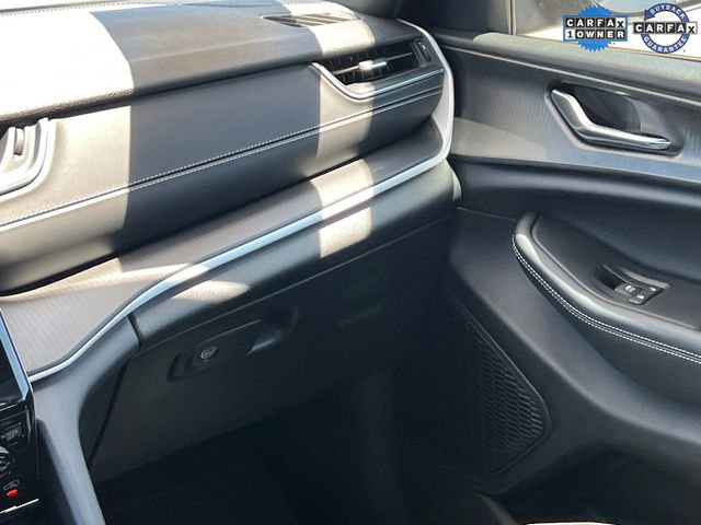 Certified 2025 Jeep Grand Cherokee Laredo X image 16